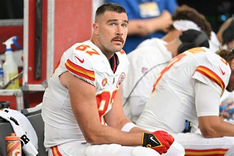 travis kelce injury update twitter